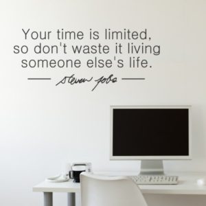 Adesivo Murale Time is Limited Steve Jobs